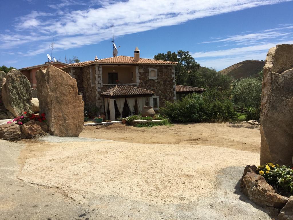 לינה וארוחת בוקר סאן תאודורו Il Giardino Di Daniela מראה חיצוני תמונה