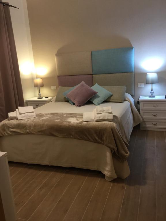 לינה וארוחת בוקר סאן תאודורו Il Giardino Di Daniela מראה חיצוני תמונה